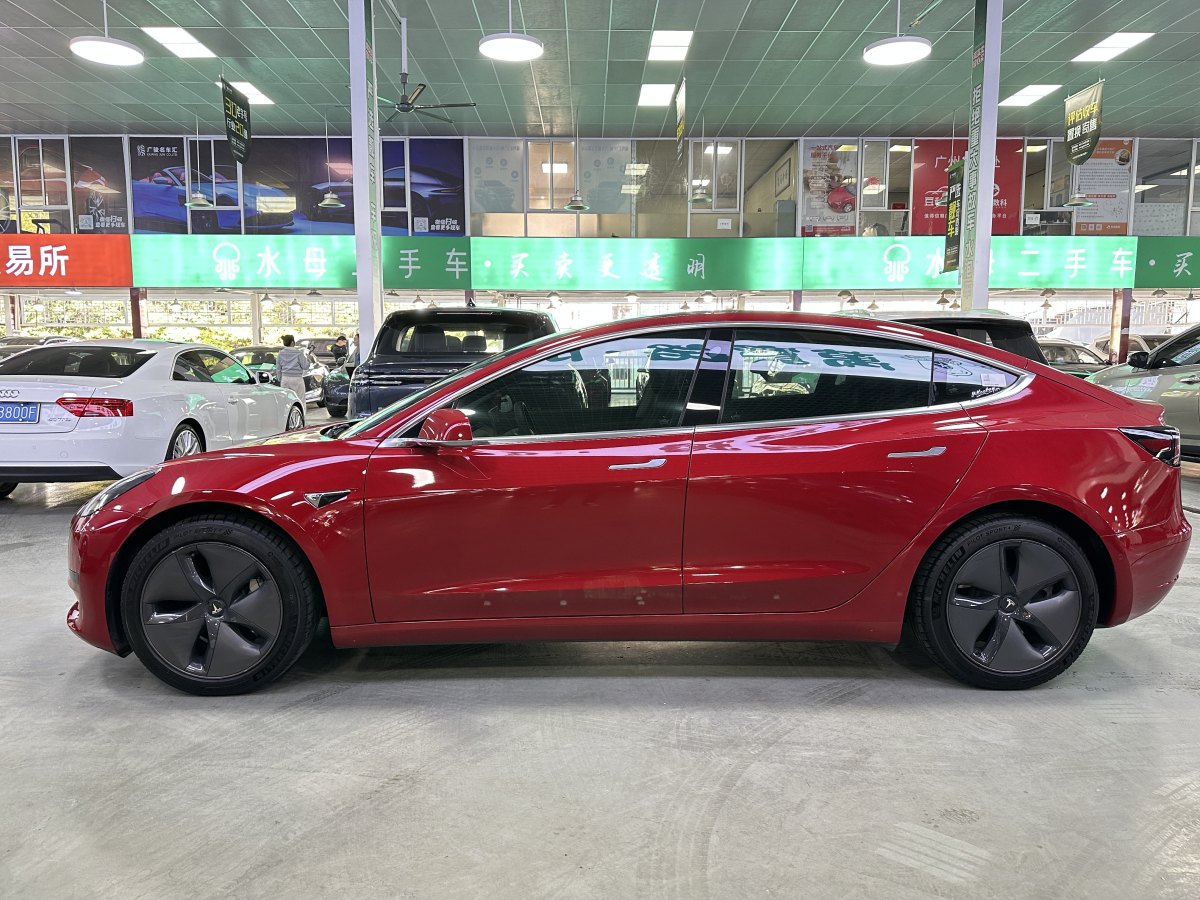 特斯拉 Model 3  2020款 改款 標(biāo)準(zhǔn)續(xù)航后驅(qū)升級(jí)版圖片