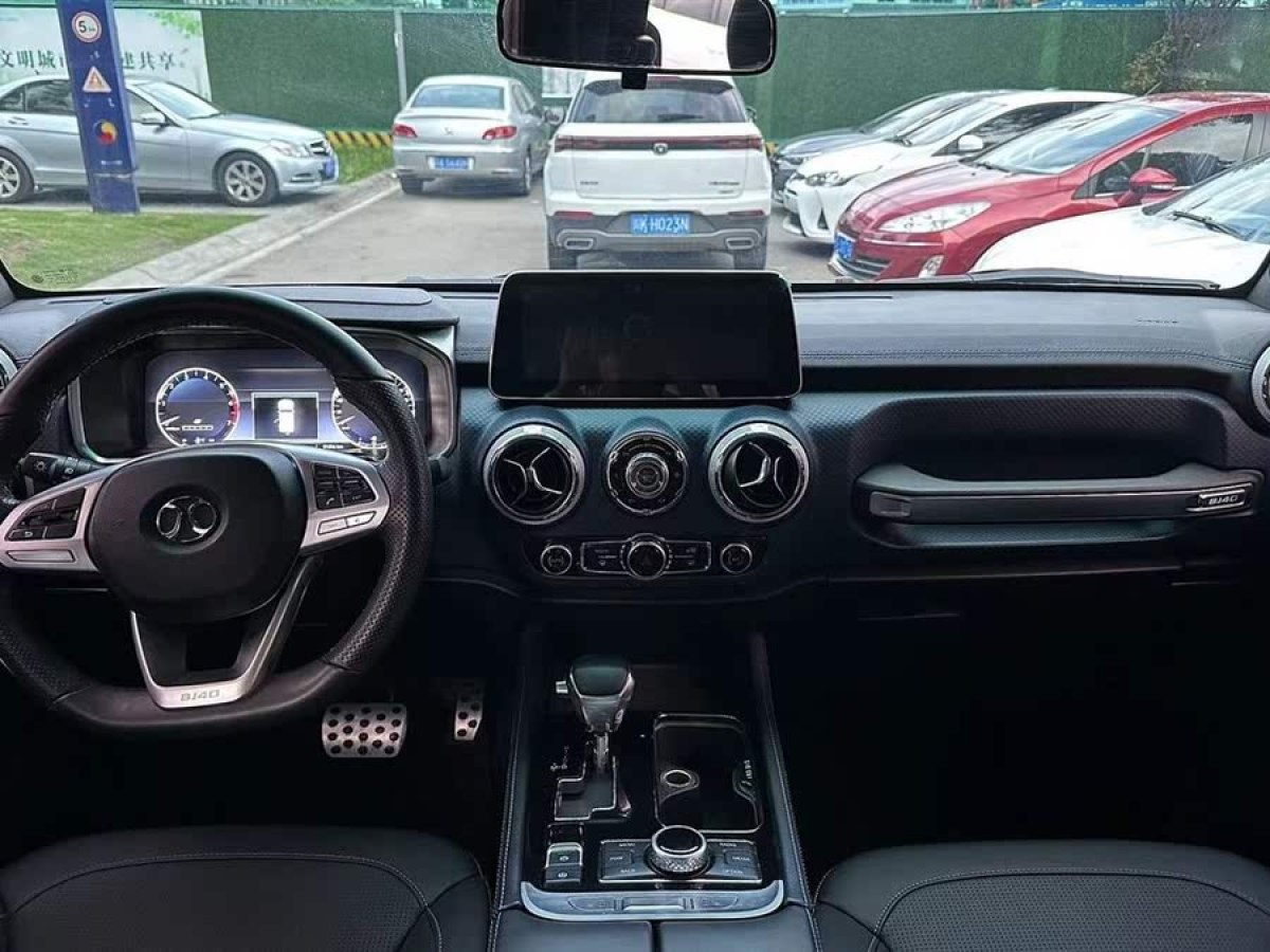 北京 BJ40  2018款 PLUS 2.3T 自動(dòng)四驅(qū)尊享版圖片