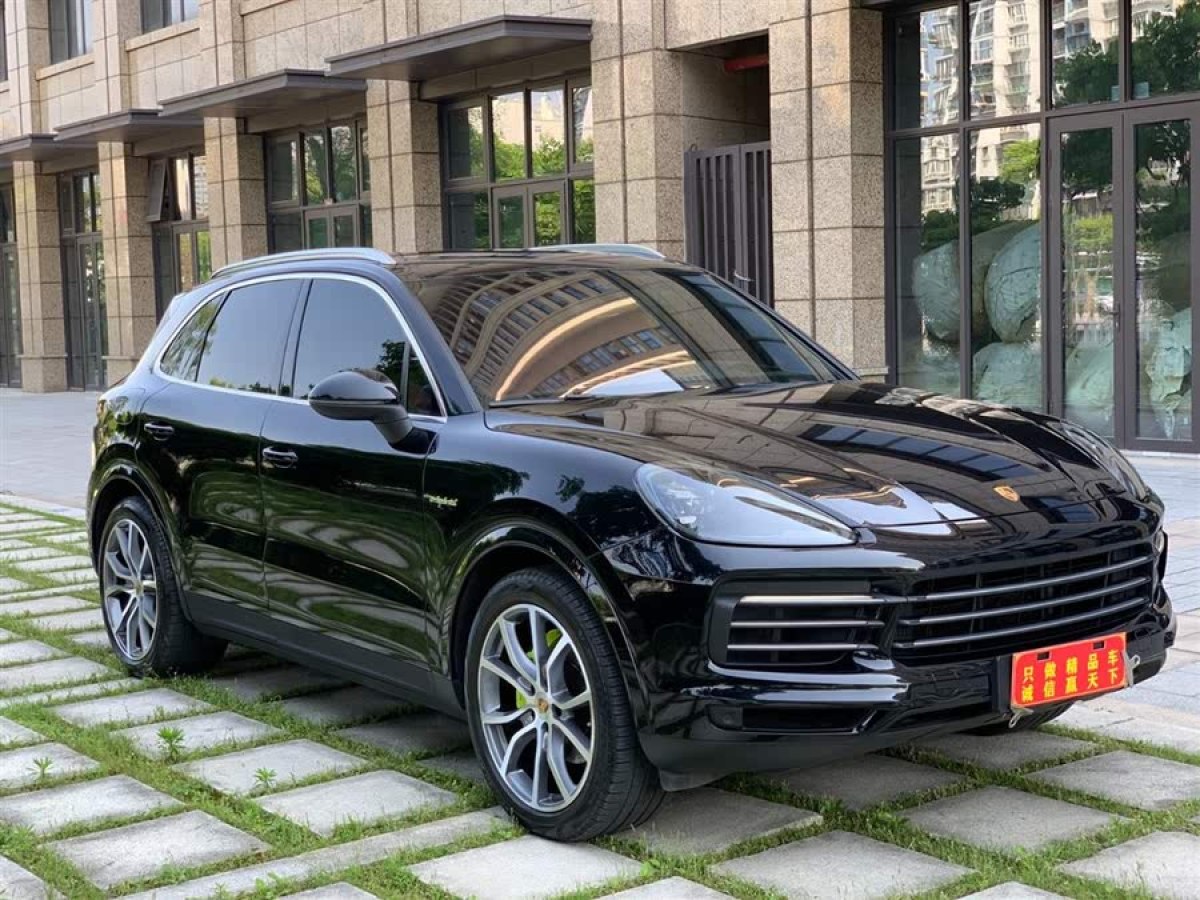 保時(shí)捷 Cayenne新能源  2022款 Cayenne E-Hybrid 2.0T 鉑金版圖片