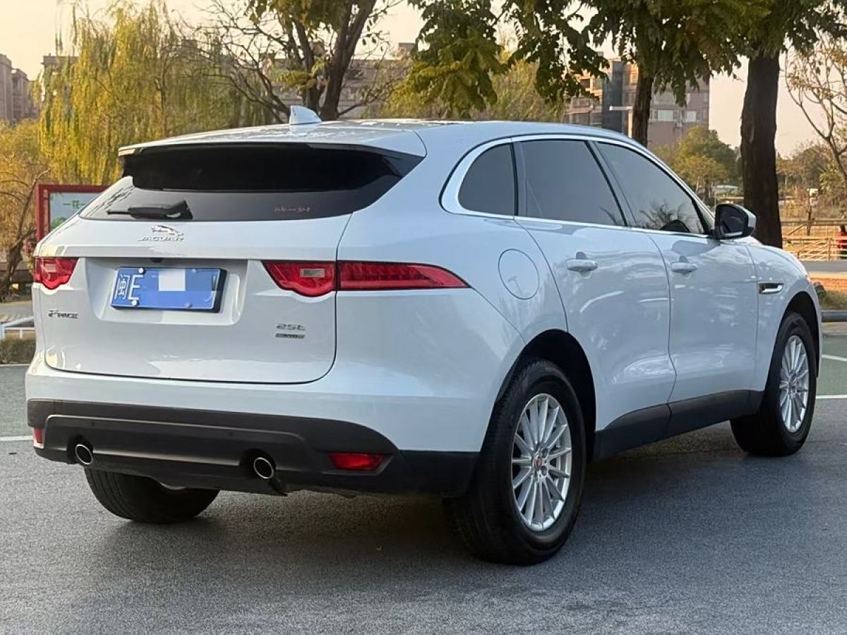 捷豹 F-PACE  2018款 2.0T 四驅(qū)都市尊享版圖片