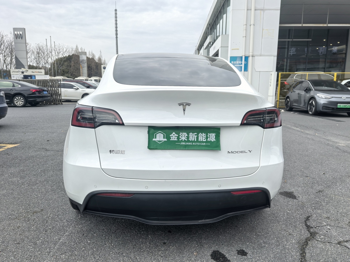 特斯拉 Model 3  2023款 煥新版 后輪驅(qū)動(dòng)圖片