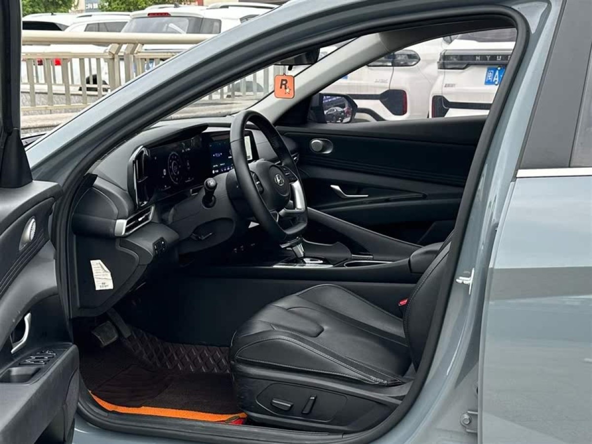 現(xiàn)代 伊蘭特  2022款 1.5L CVT LUX尊貴版圖片
