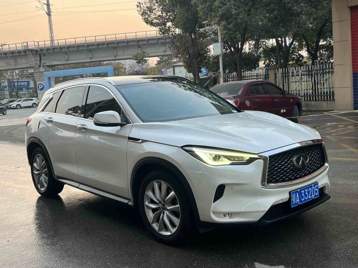 英菲尼迪 QX50  2018款 2.0T 兩驅(qū)時(shí)尚版圖片