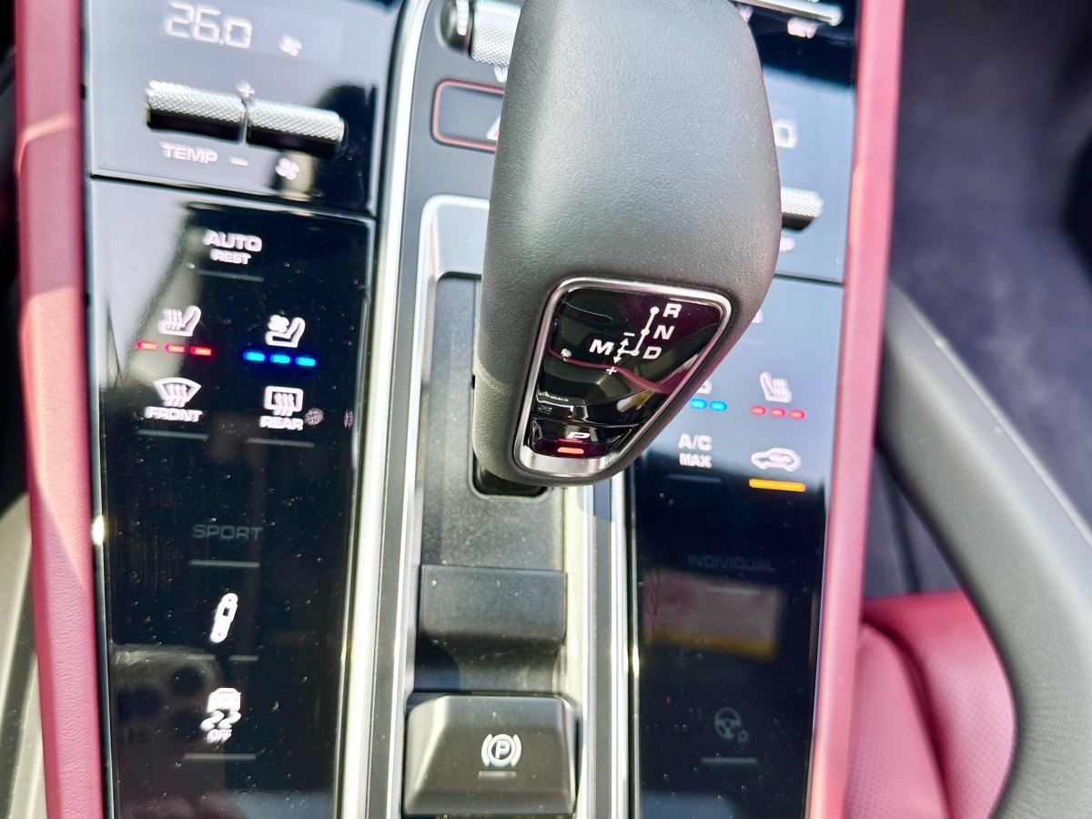 保時(shí)捷 Cayenne  2023款 Cayenne Coupé 3.0T 鉑金版圖片