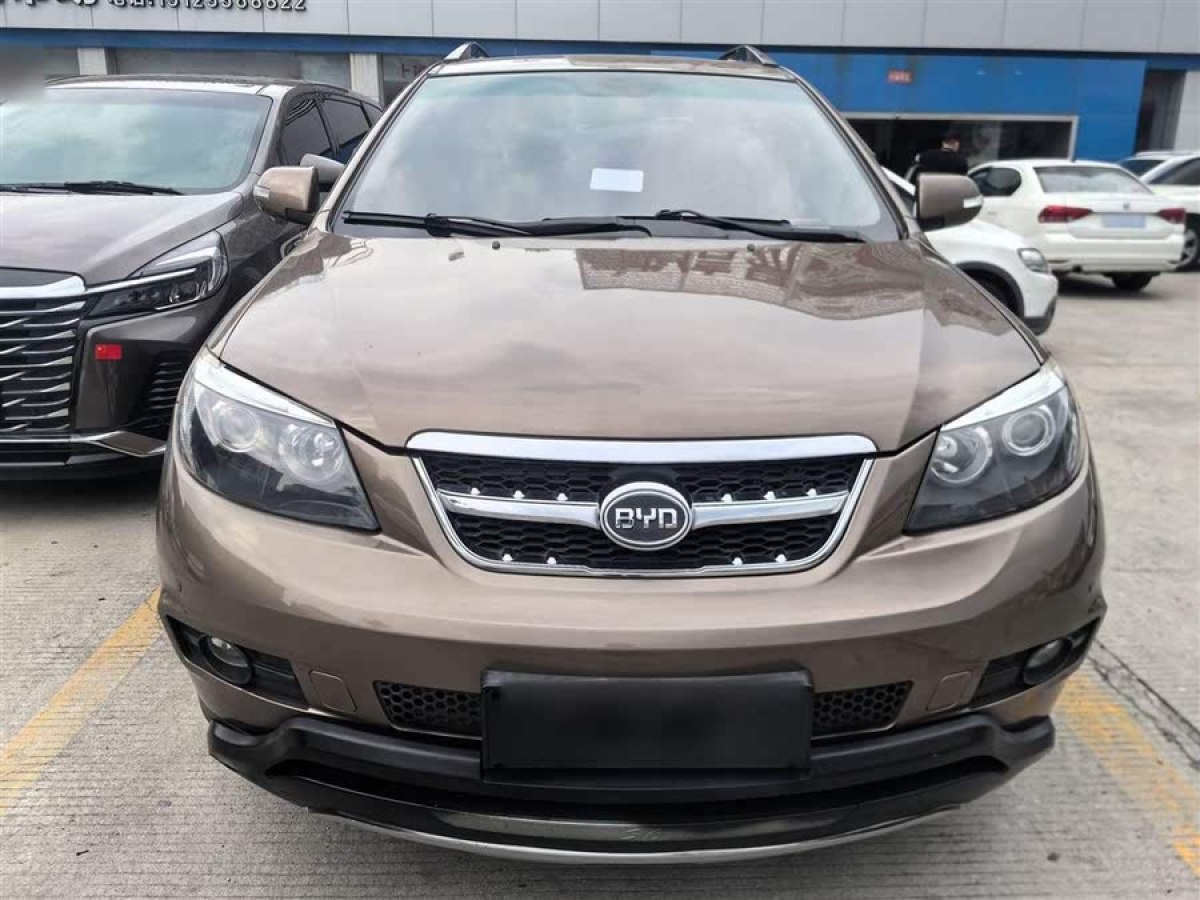 比亞迪 S6  2014款 2.4L 自動尊貴型 5座圖片