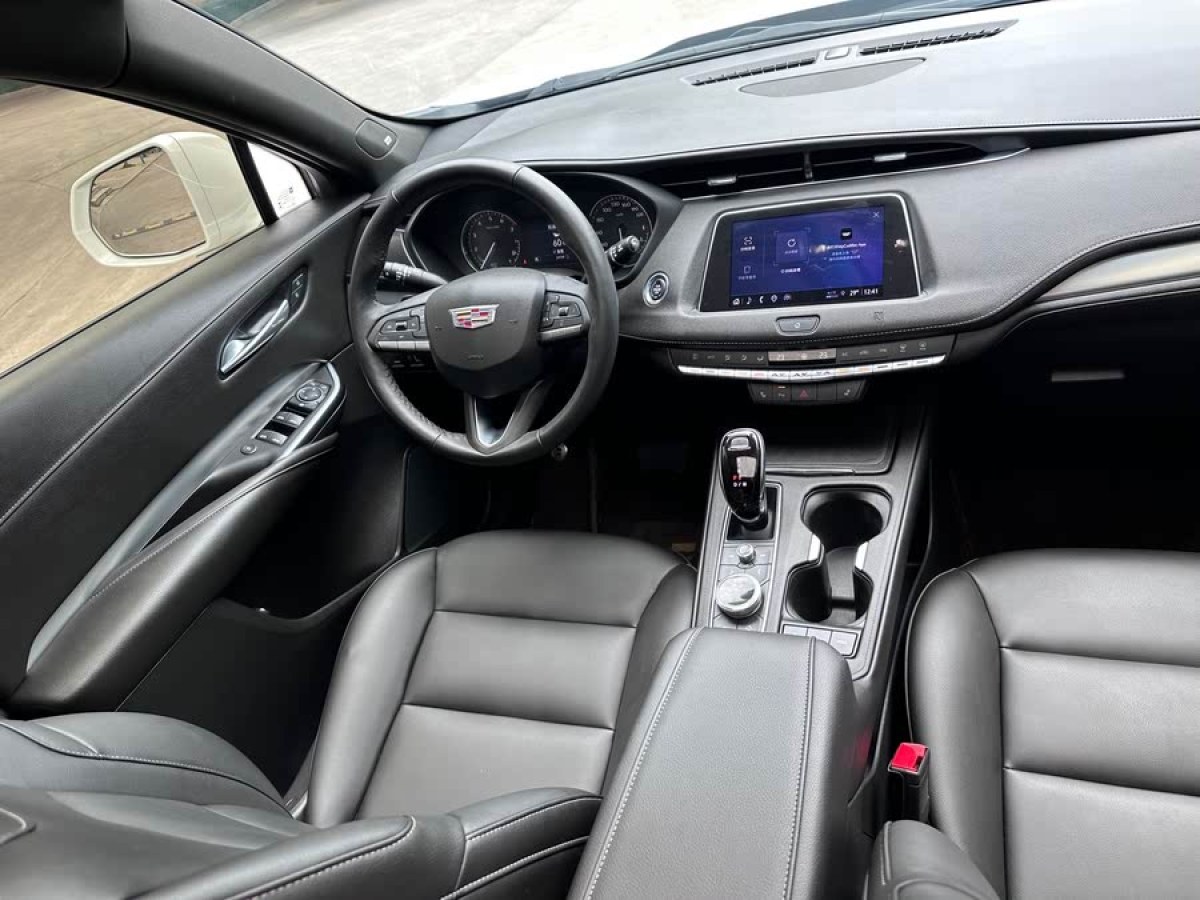 凱迪拉克 XT4  2021款 28T 兩驅(qū)領(lǐng)先型圖片