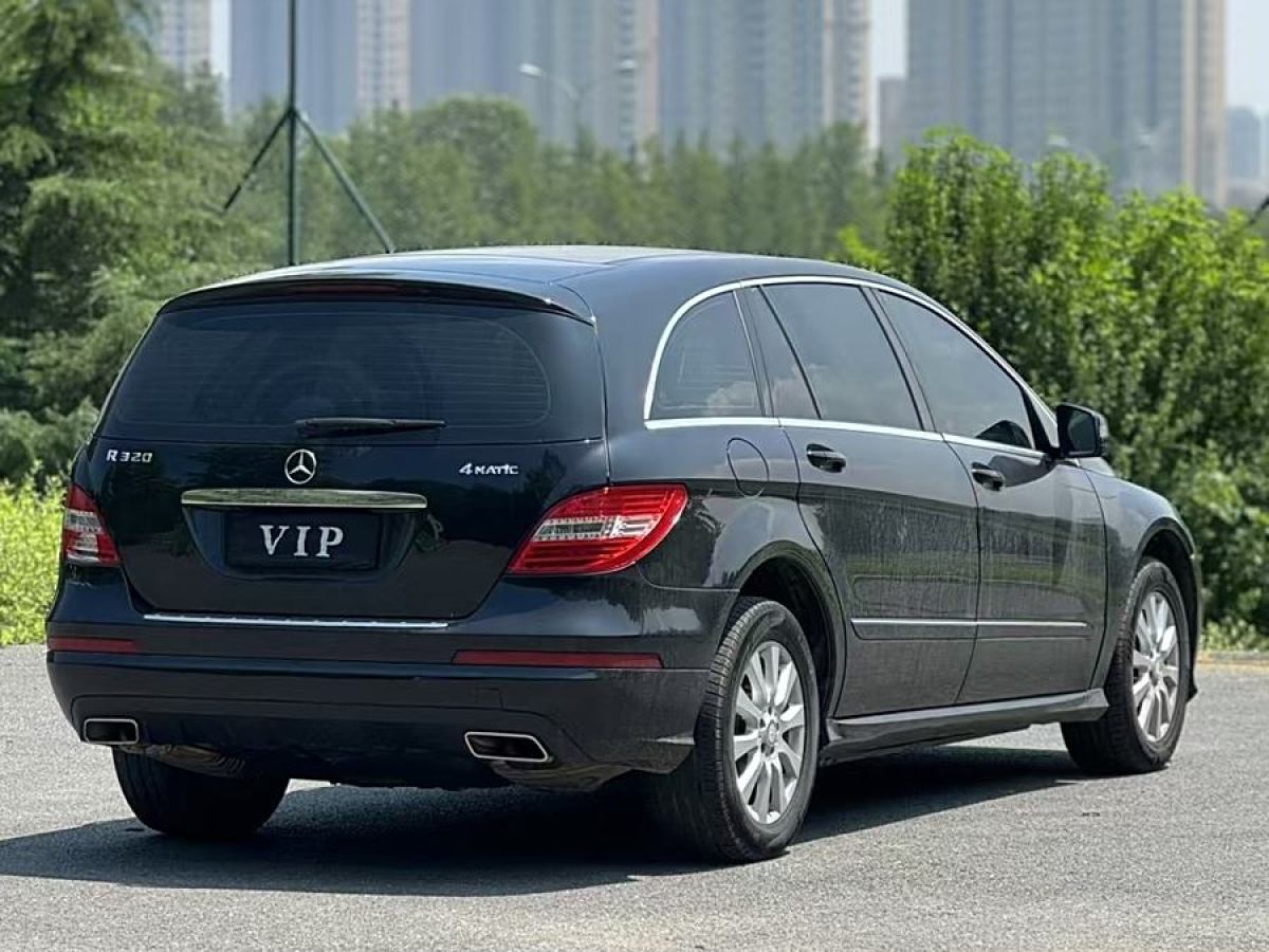 奔馳 奔馳R級  2014款 R 320 4MATIC 商務(wù)型圖片