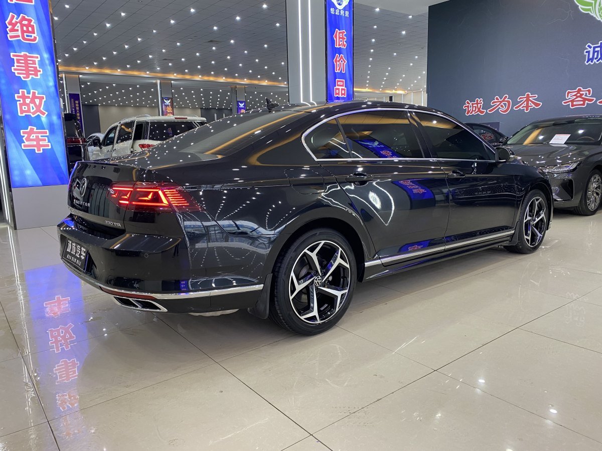 大眾 邁騰  2023款 200萬輛紀念版 330TSI DSG領(lǐng)先型圖片