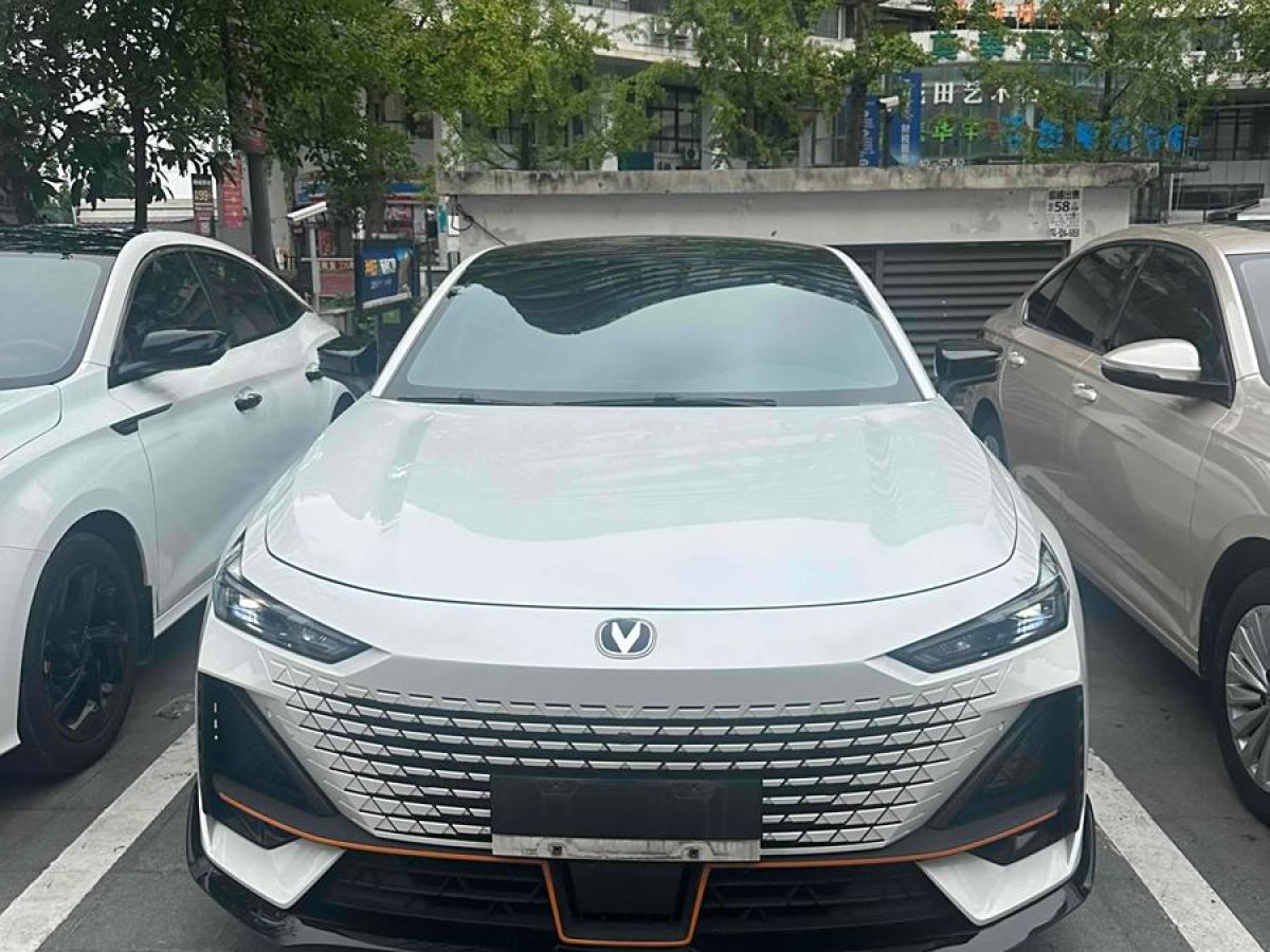 長(zhǎng)安 長(zhǎng)安UNI-V  2023款 1.5T 運(yùn)動(dòng)版圖片