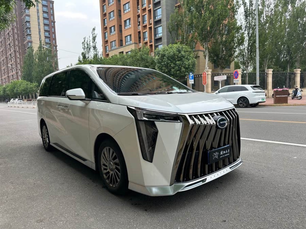 廣汽傳祺 M8  2024款 宗師系列 雙擎 至尊版圖片