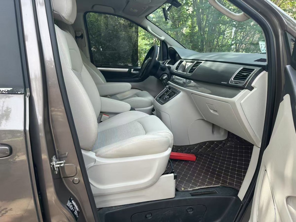 上汽大通 G10  2019款 改款 PLUS 2.0T 自動精英版 國VI圖片