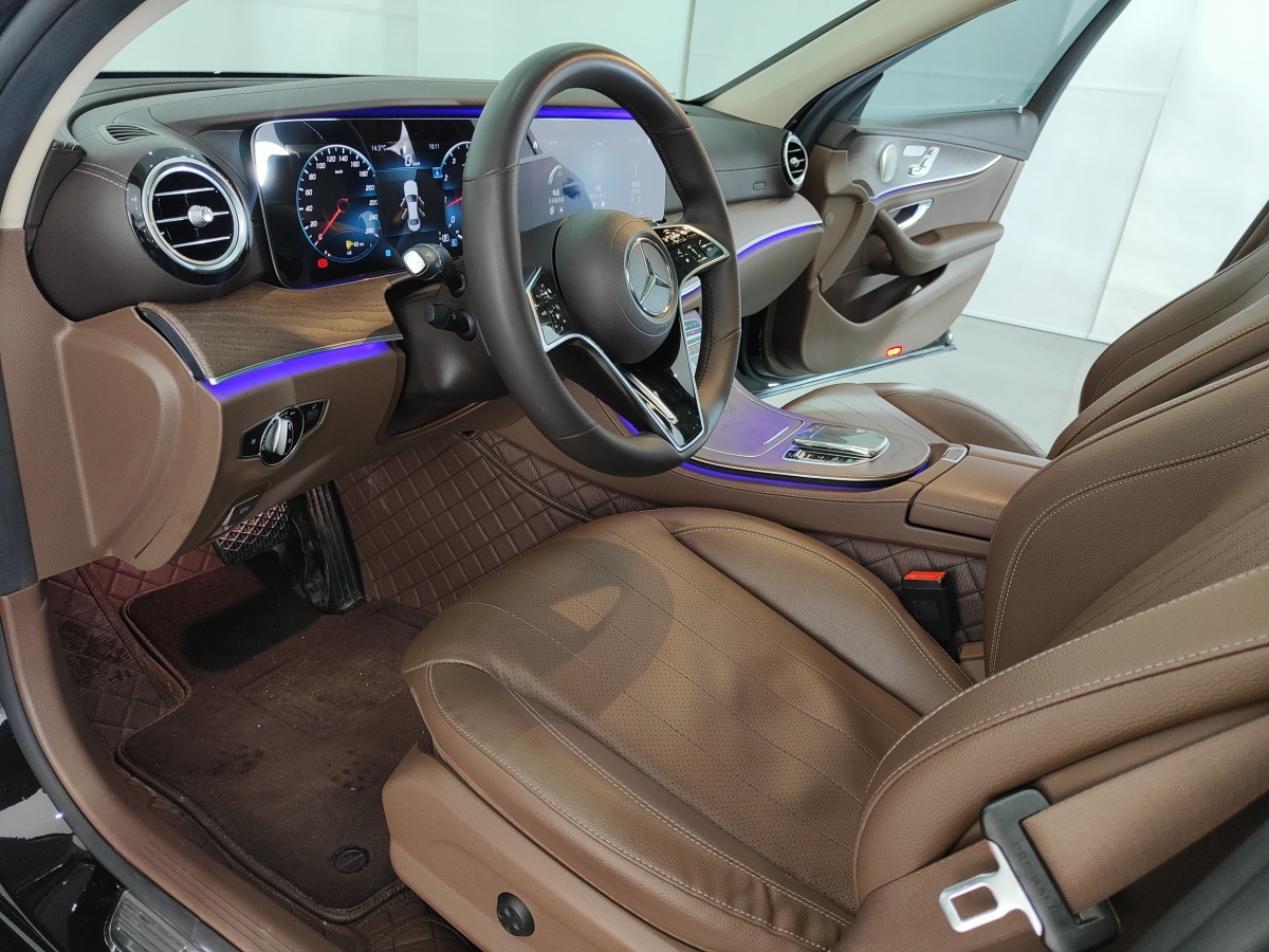 奔驰 奔驰E级  2021款 改款 E 300 L 豪华型图片