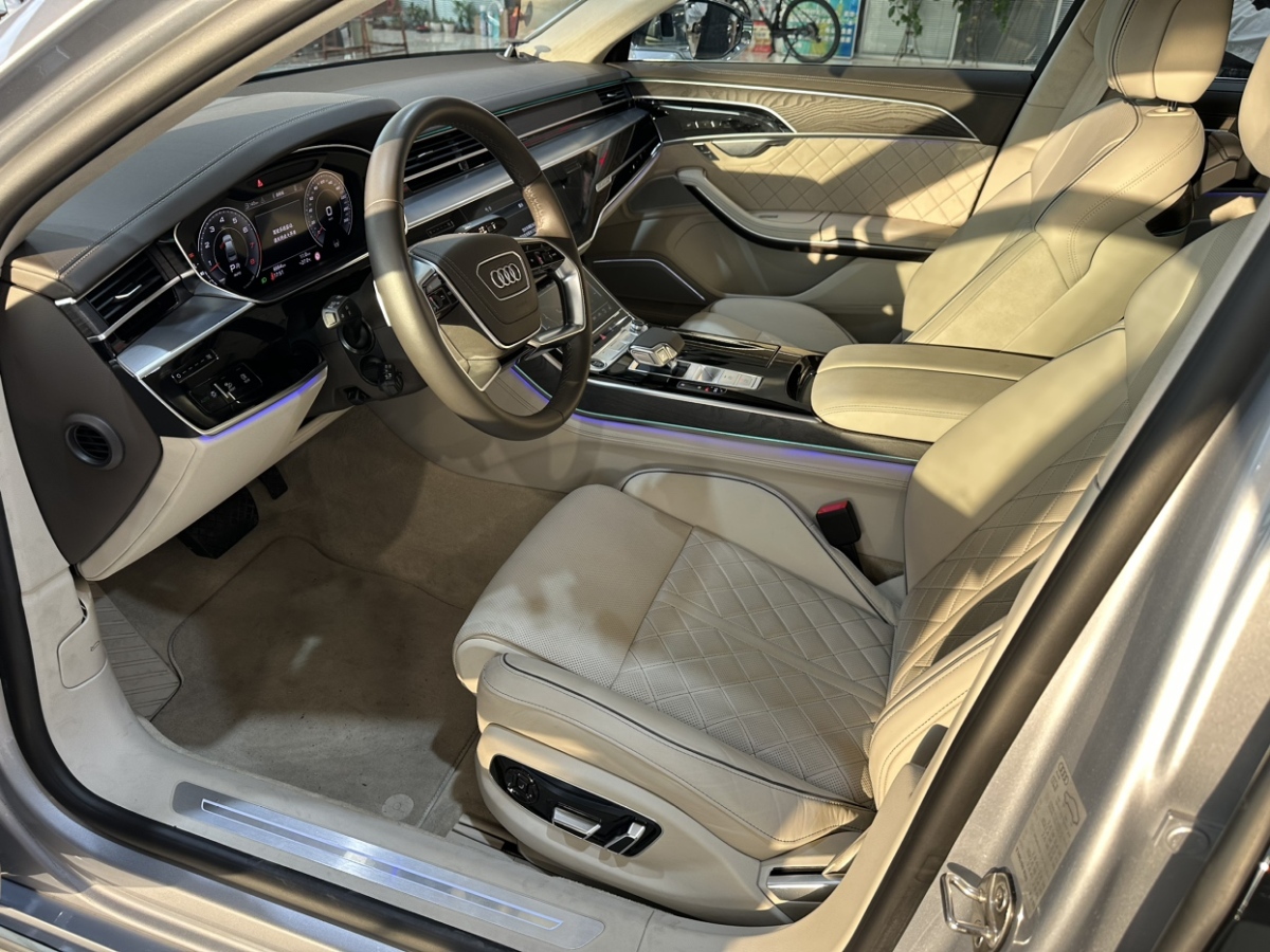 奧迪 奧迪A8  2022款 A8L Horch創(chuàng)始人版 傳奇型圖片