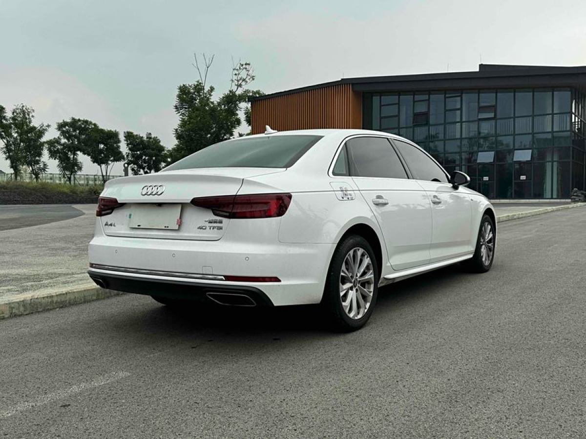 奧迪 奧迪A4L  2019款 40 TFSI 進(jìn)取型 國(guó)VI圖片