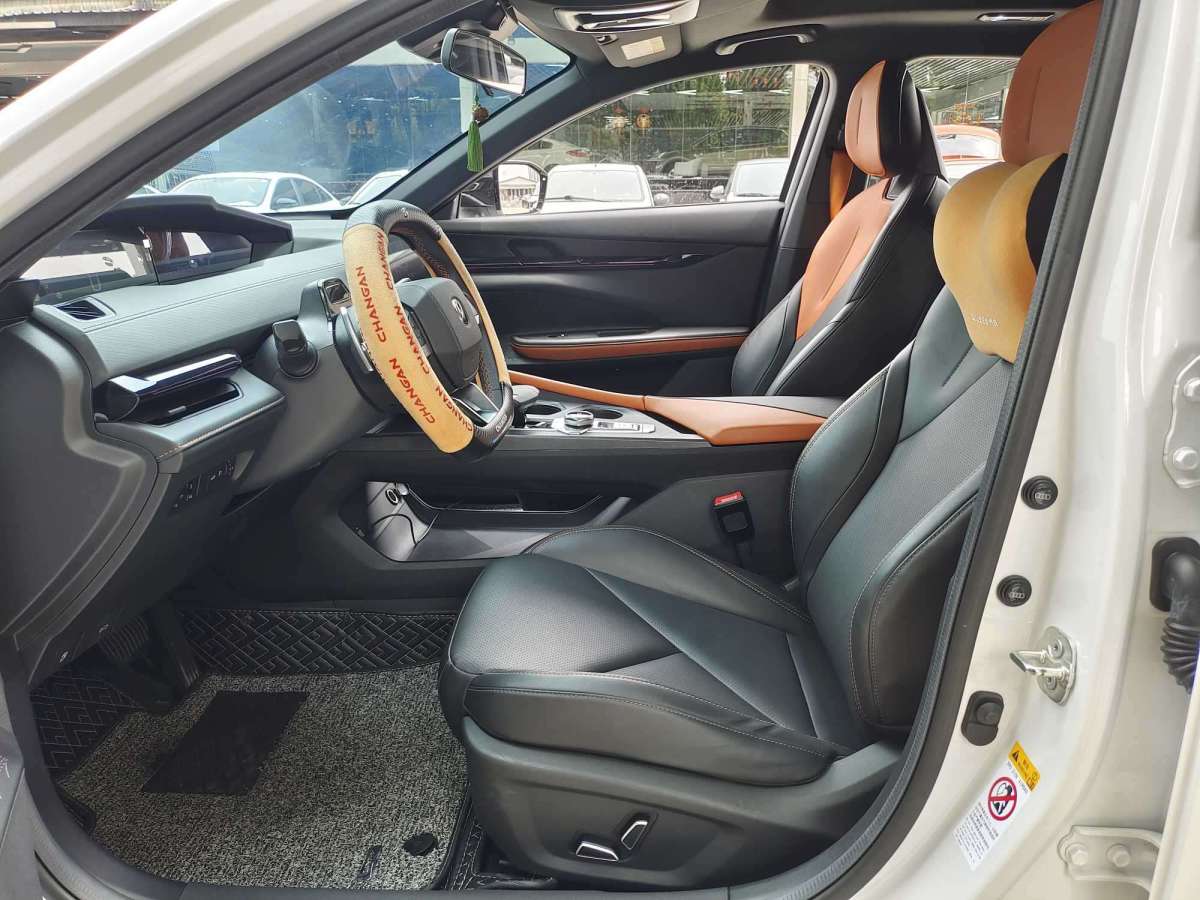 長(zhǎng)安 長(zhǎng)安UNI-V  2022款 1.5T 尊貴型圖片