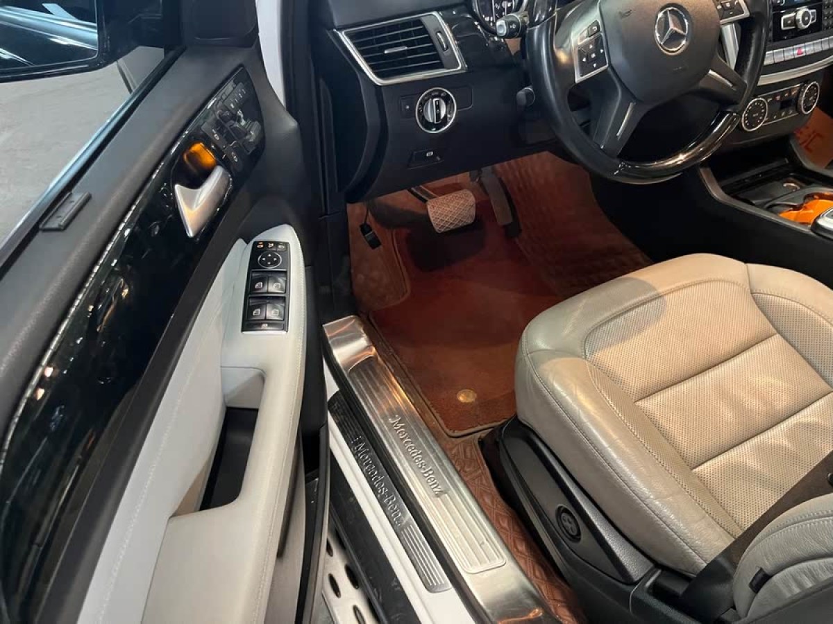 奔馳 奔馳M級  2014款 ML 350 CDI 4MATIC圖片