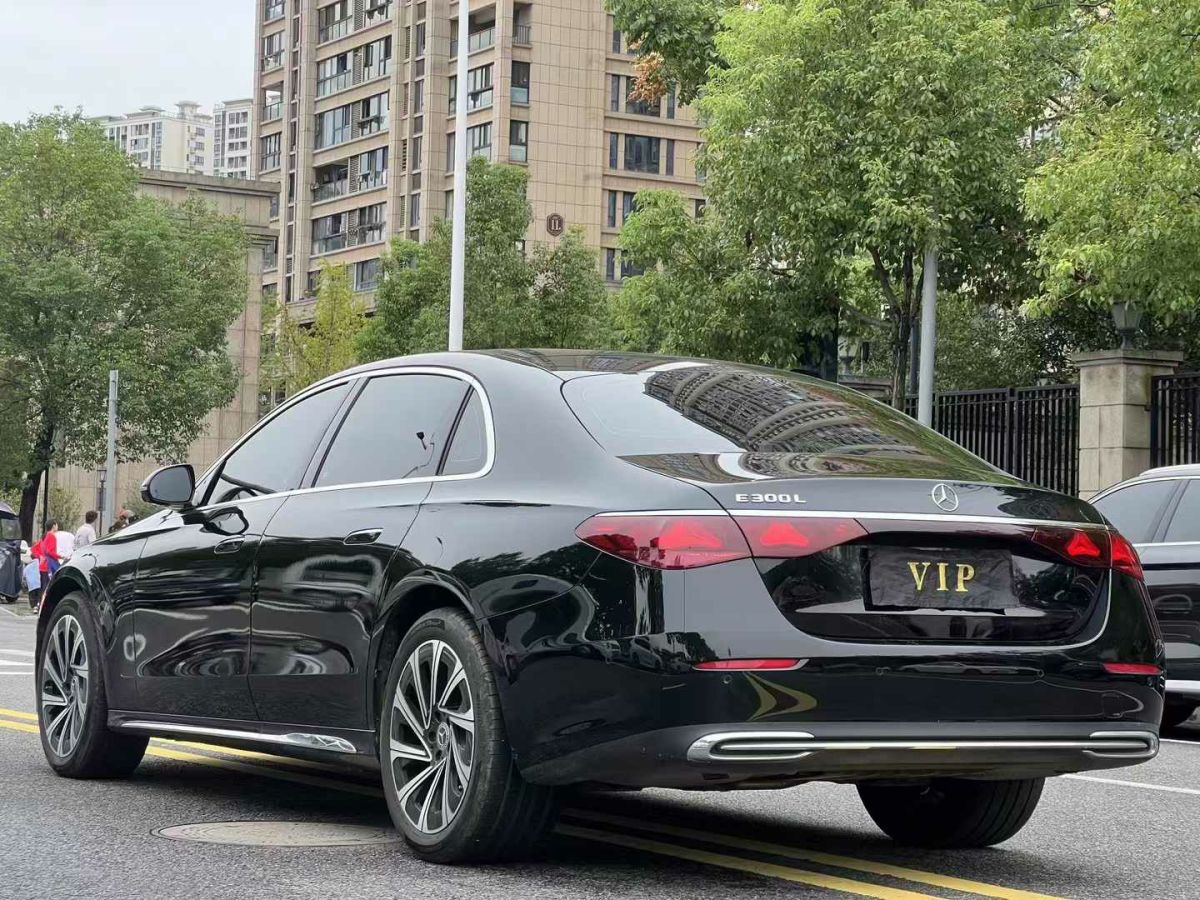 奔馳 奔馳E級  2024款 E 300 L 豪華型圖片