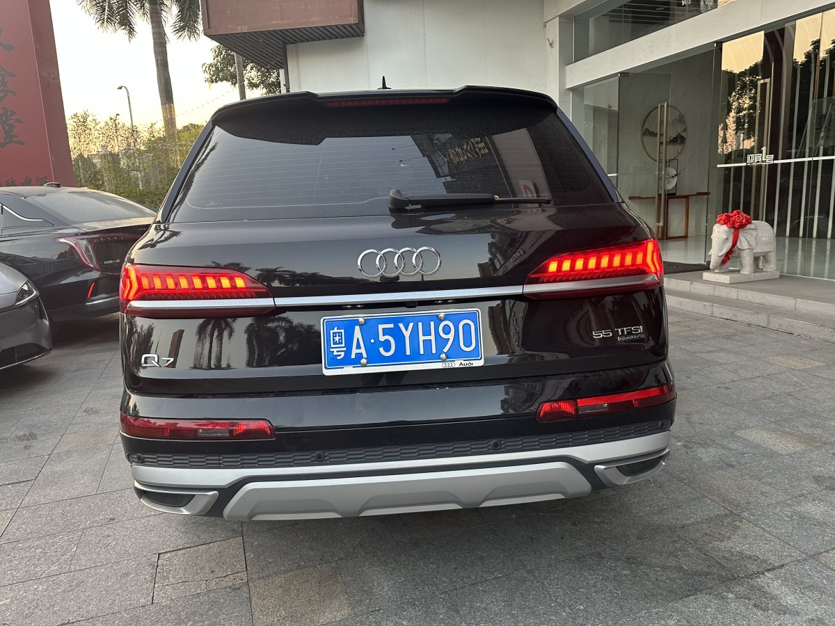 奧迪 奧迪Q7  2024款 55 TFSI quattro S line尊貴型圖片