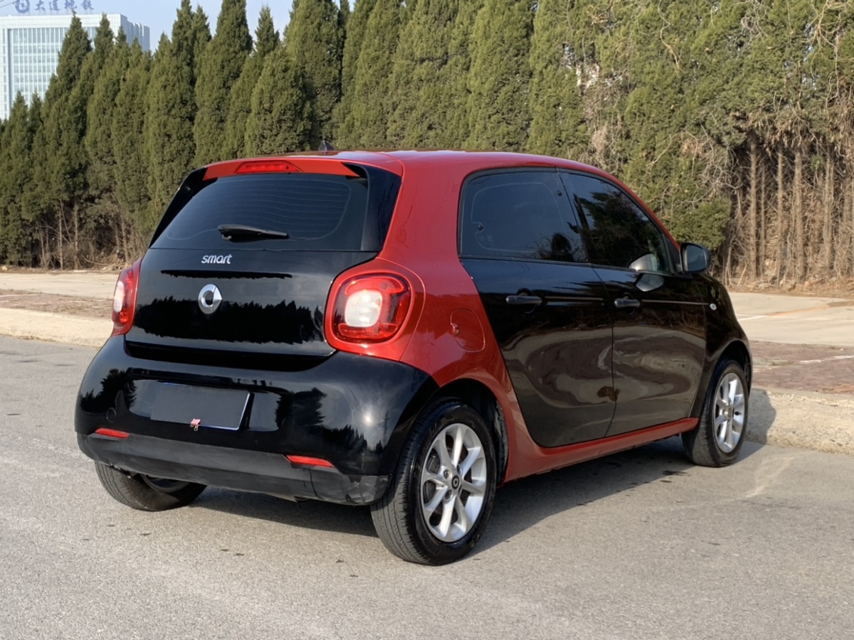 smart forfour  2016款 1.0L 52千瓦靈動版圖片