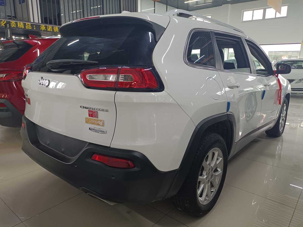 Jeep 自由光  2016款 2.4L 領(lǐng)先版圖片