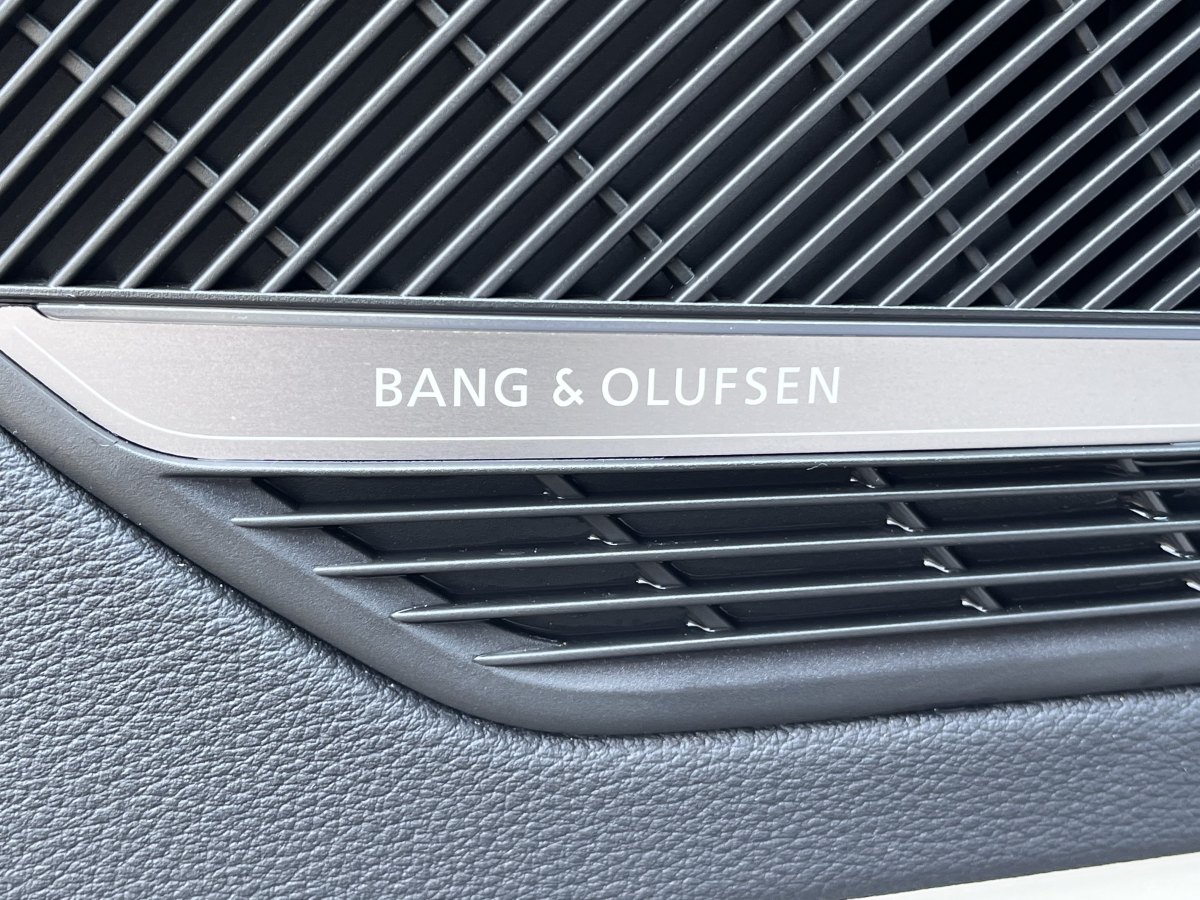 奧迪 奧迪A4L  2023款 40 TFSI Bang&Olufsen 星夜版圖片