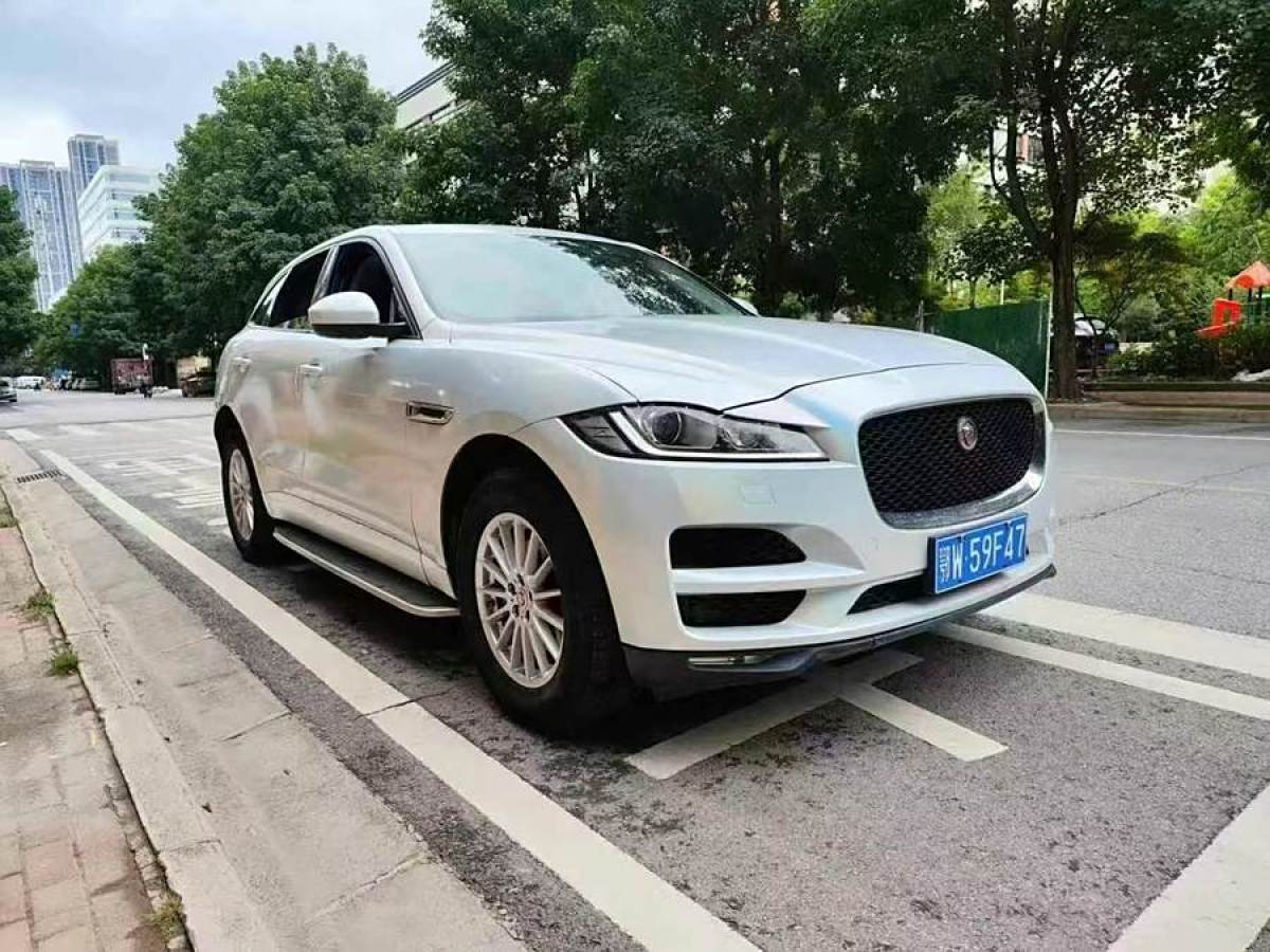 捷豹 F-PACE  2016款 2.0T 兩驅(qū)都市尊享版圖片