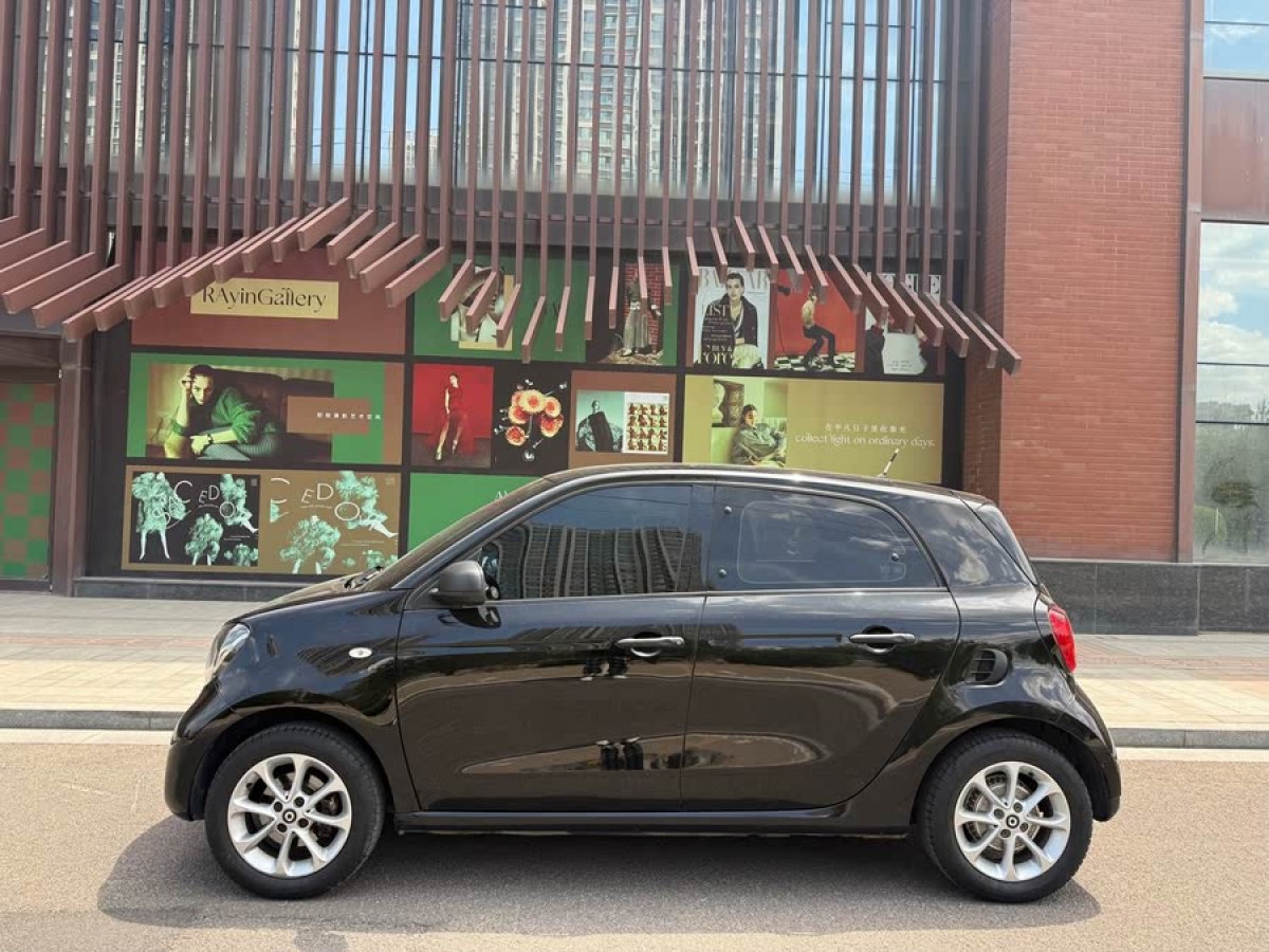 smart forfour  2016款 1.0L 52千瓦靈動版圖片