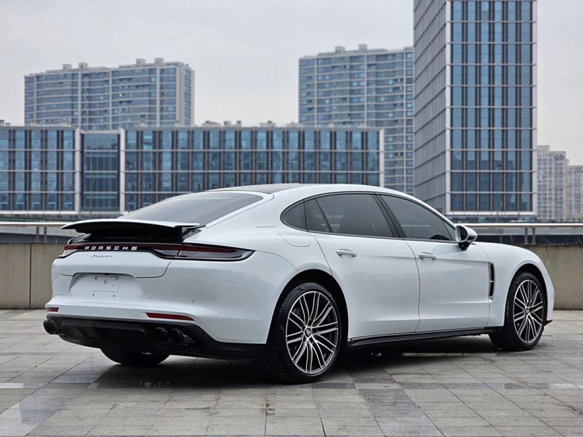 2023年10月保時(shí)捷 Panamera  2023款 Panamera 行政加長(zhǎng)版 2.9T