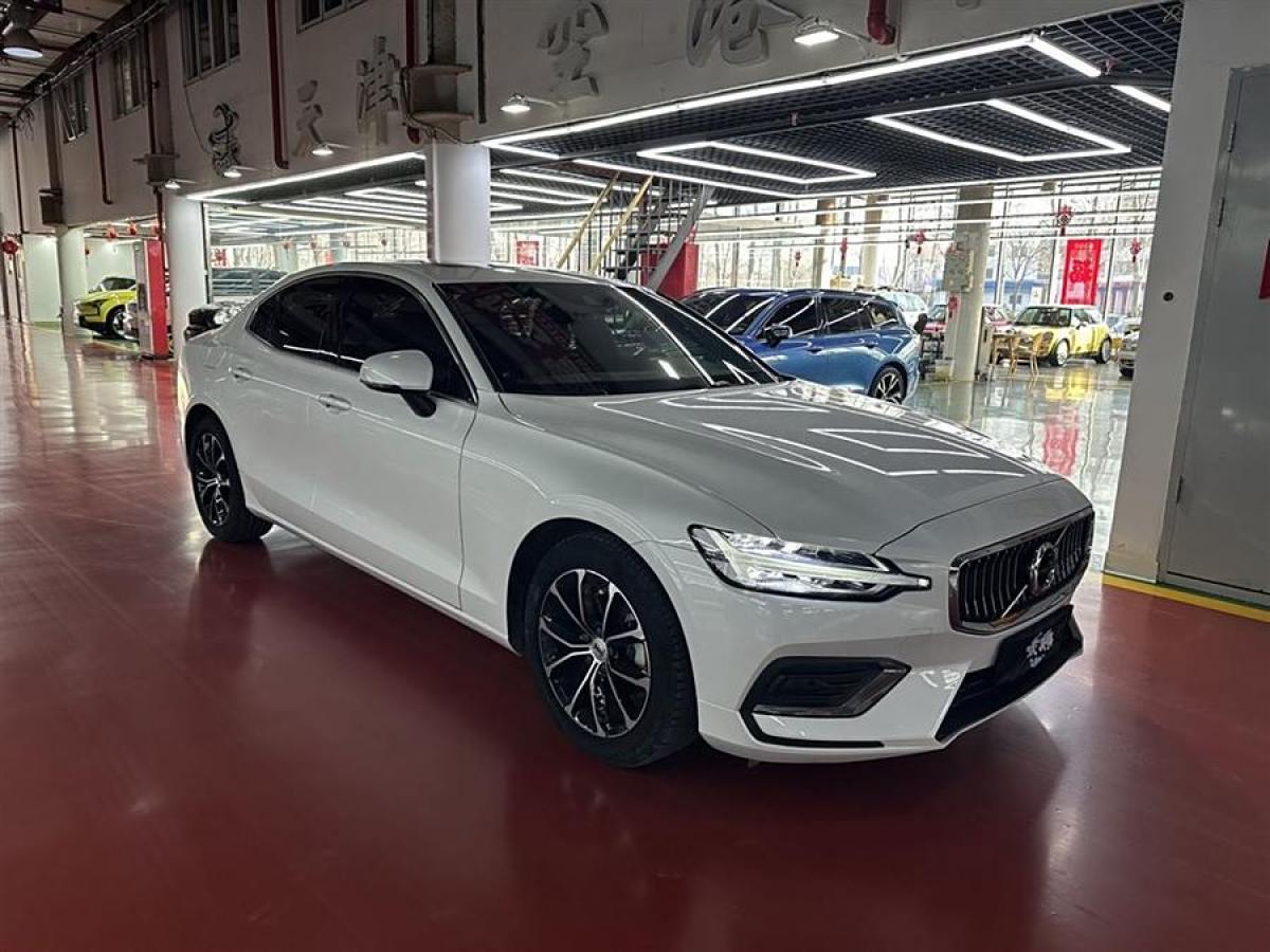 沃爾沃 S60L  2022款 B4 智逸豪華版圖片