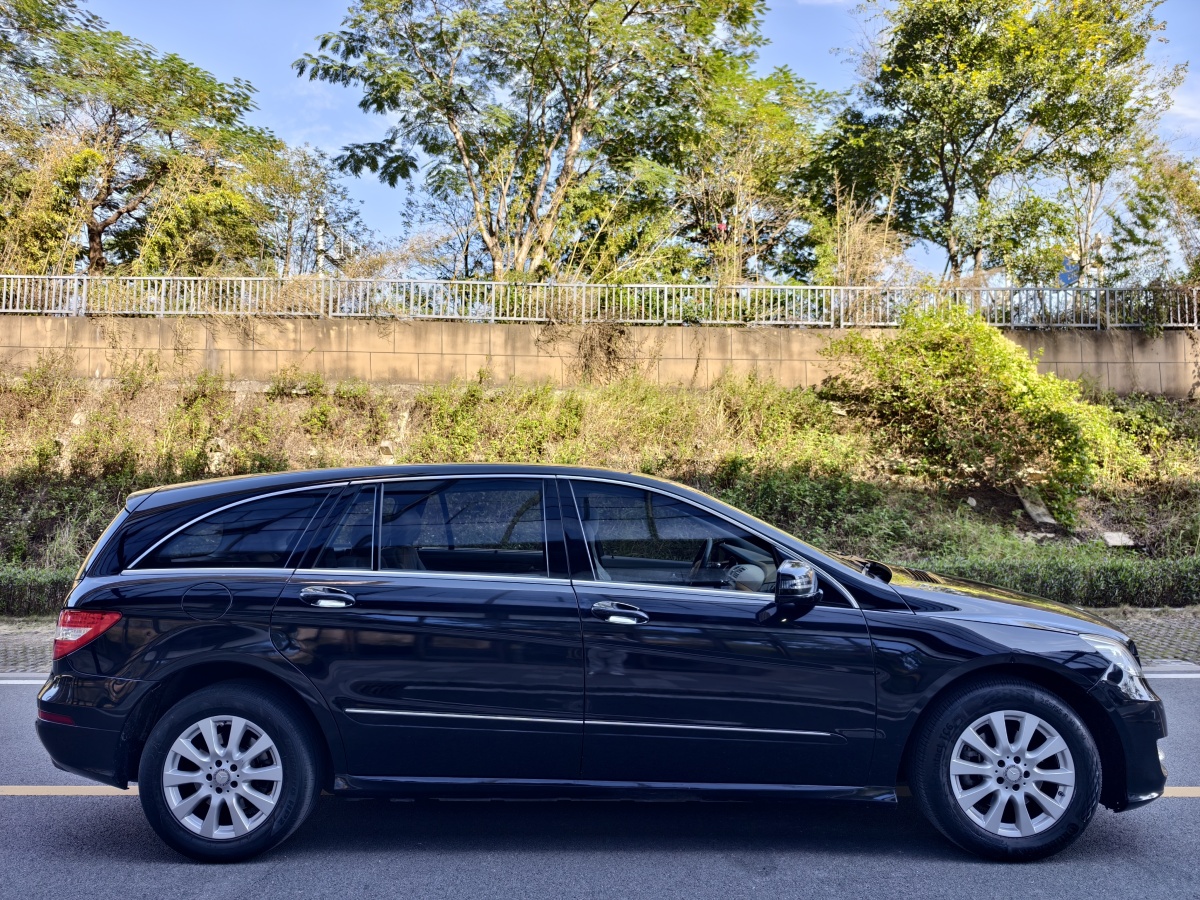 奔馳 奔馳R級(jí)  2014款 R 320 4MATIC 商務(wù)型圖片