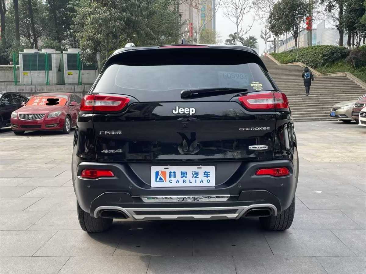 Jeep 自由光  2016款 2.4L 專業(yè)版圖片