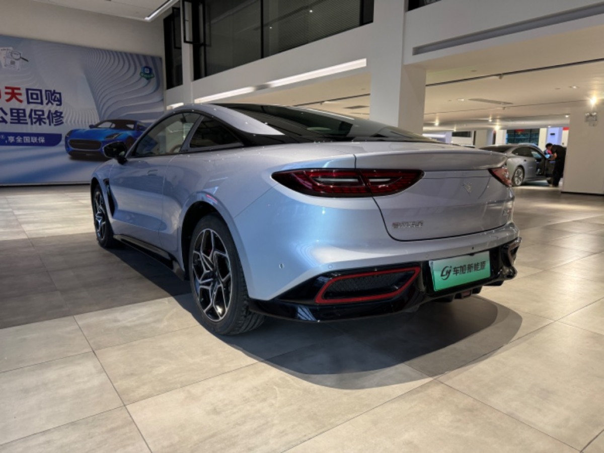 2023年6月哪吒 哪吒GT  2023款 580 AWD