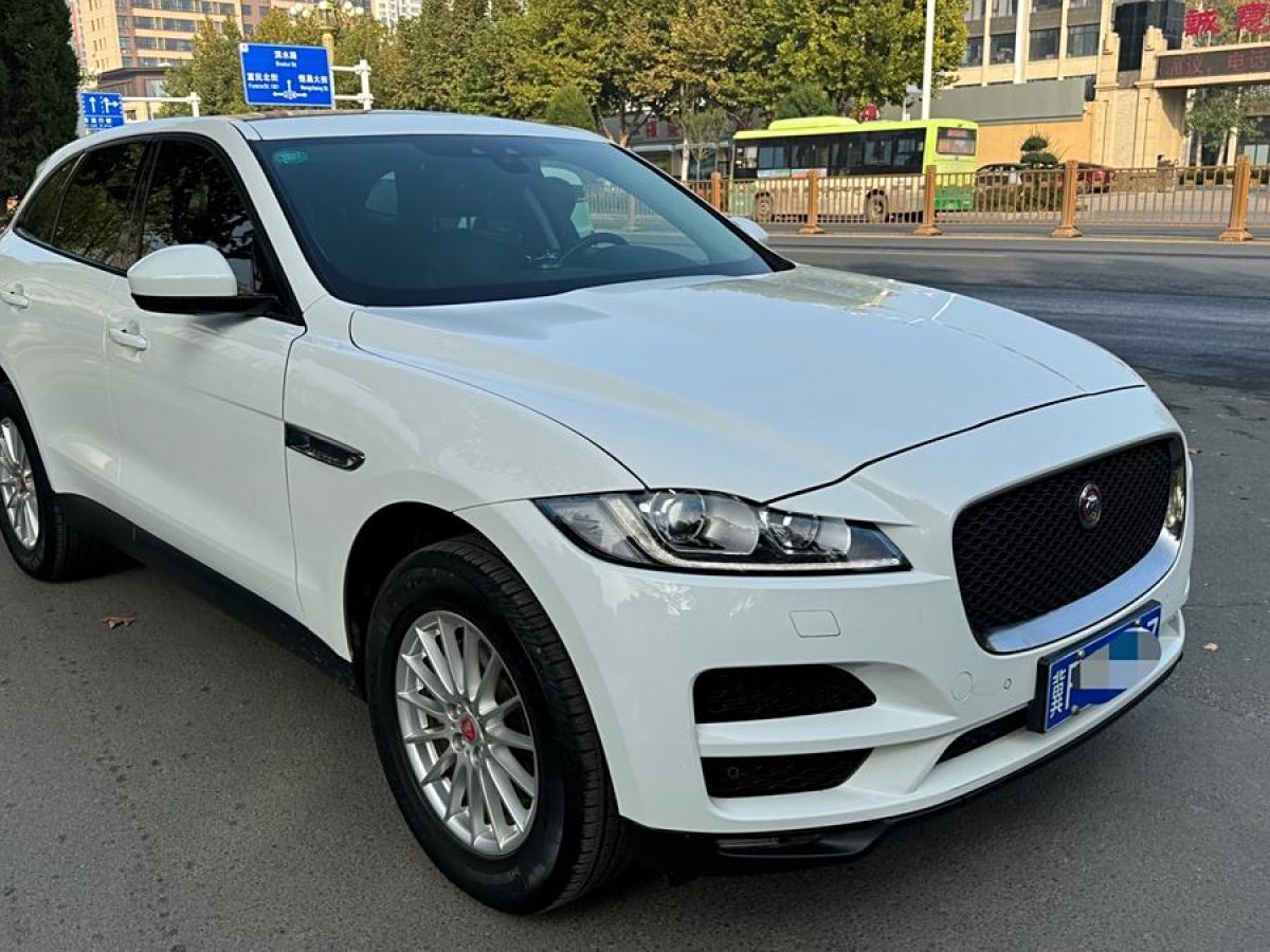 捷豹 F-PACE  2016款 2.0T 兩驅(qū)都市尊享版圖片