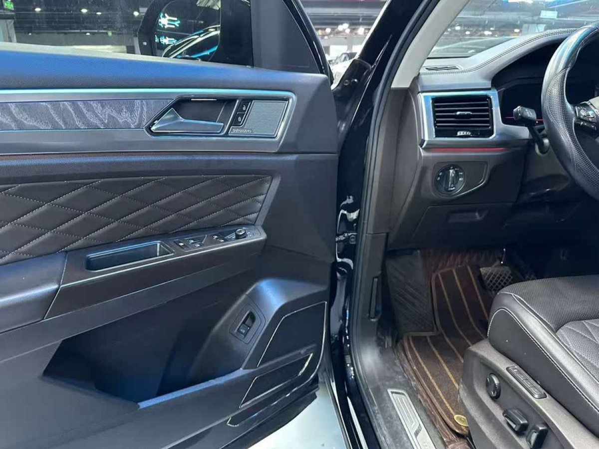 大眾 途昂  2023款 改款 380TSI 四驅(qū)尊崇旗艦版圖片