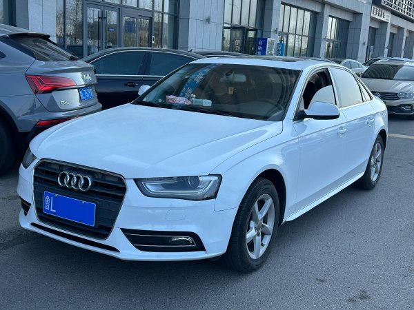 奥迪 奥迪A4L  2013款 35 TFSI 自动标准型