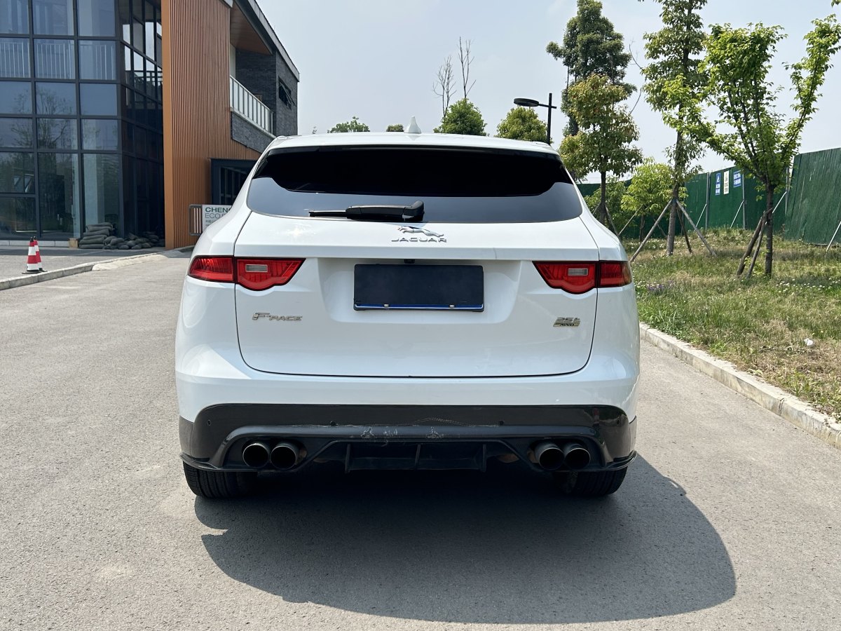 2018年1月捷豹 F-PACE  2018款 2.0T 四驱都市尊享版