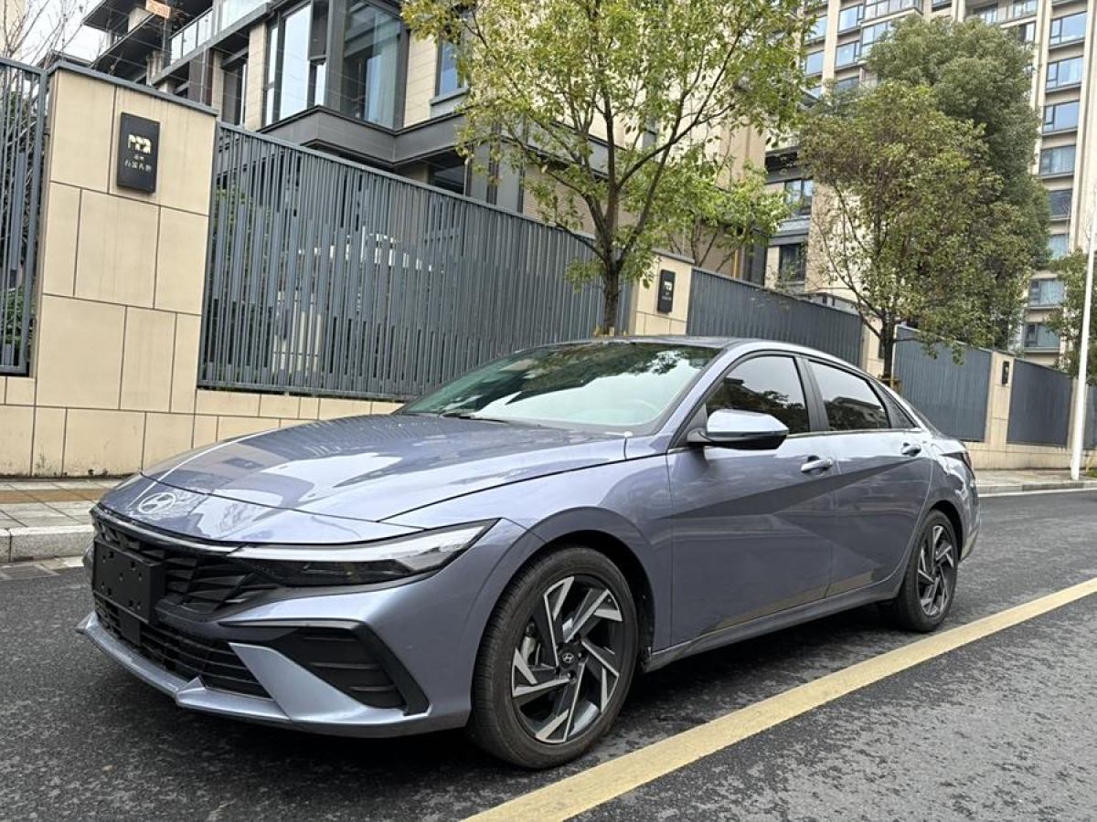 2024年11月現(xiàn)代 伊蘭特  2023款 1.5L CVT LUX尊貴版