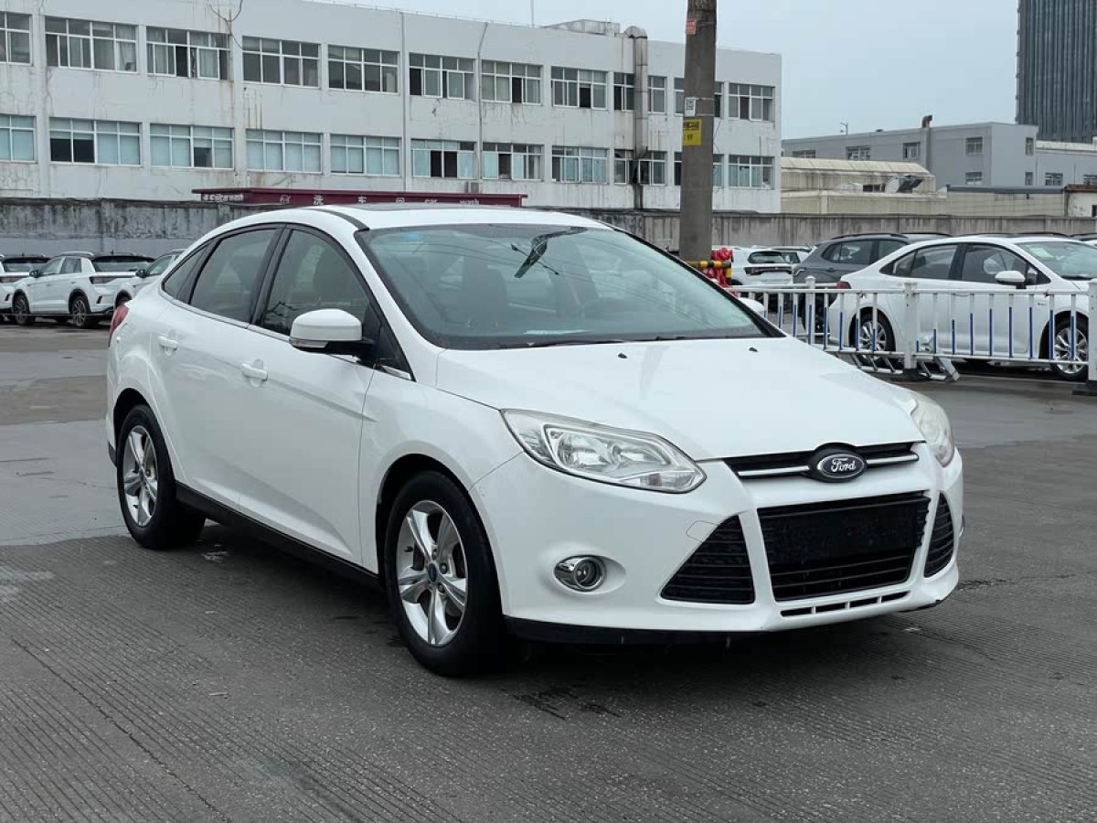 福特 福克斯  2012款 三廂 1.6L 自動(dòng)風(fēng)尚型圖片