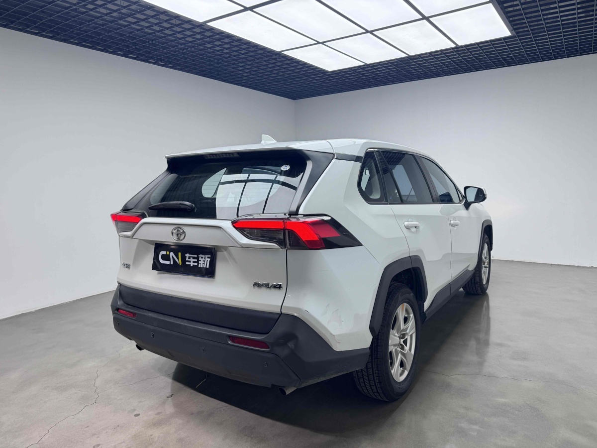 豐田 RAV4  2018款 榮放 2.0L CVT兩驅(qū)都市版圖片