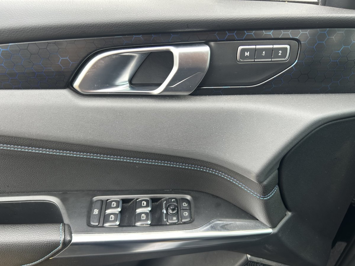 領(lǐng)克 領(lǐng)克01新能源  2019款  1.5T PHEV 勁Pro 國VI圖片
