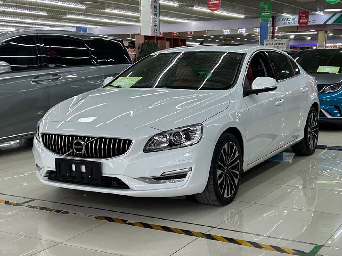 2019年6月沃爾沃 S60  1448款 2.0T T5智尊版