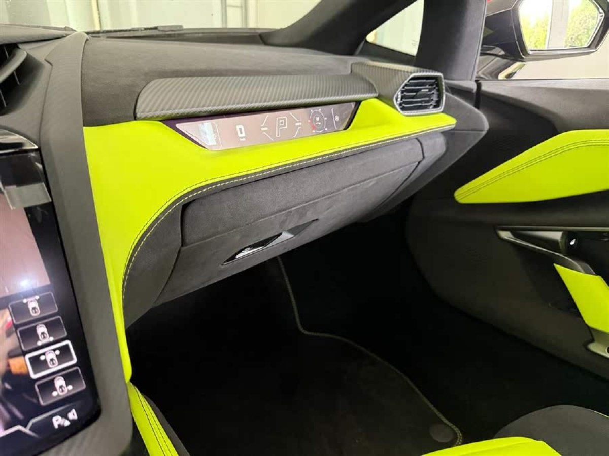 蘭博基尼 Revuelto  2023款 6.5L PHEV標(biāo)準(zhǔn)版圖片