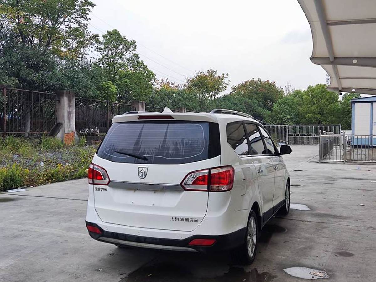 寶駿 730  2014款 1.5L 手動舒適型 7座圖片