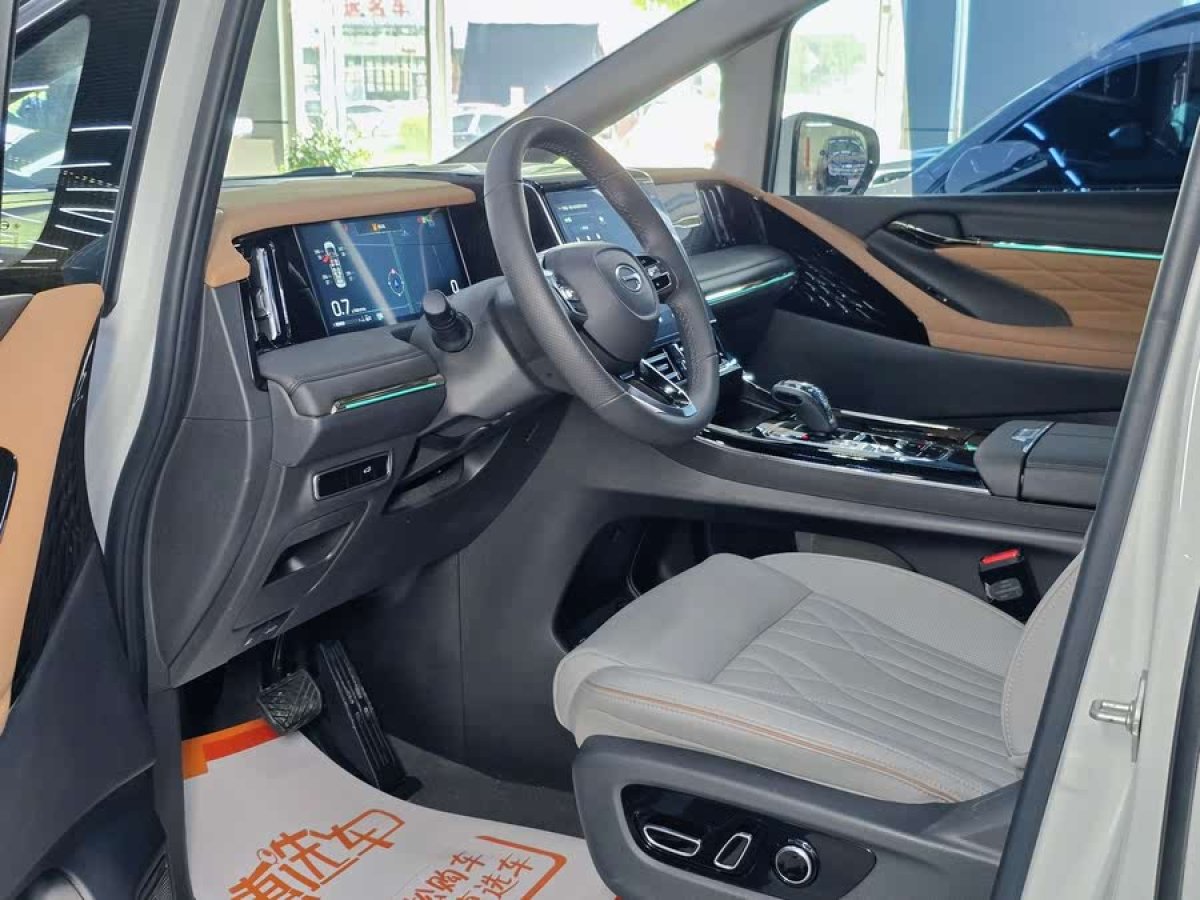 廣汽傳祺 M8  2024款 宗師系列 400T 至尊版圖片