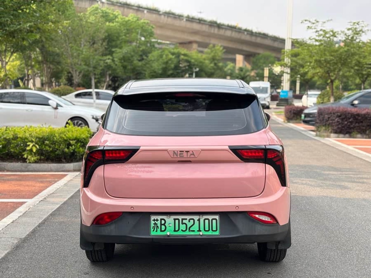 哪吒 哪吒V  2021款 長續(xù)航智享版升級型圖片