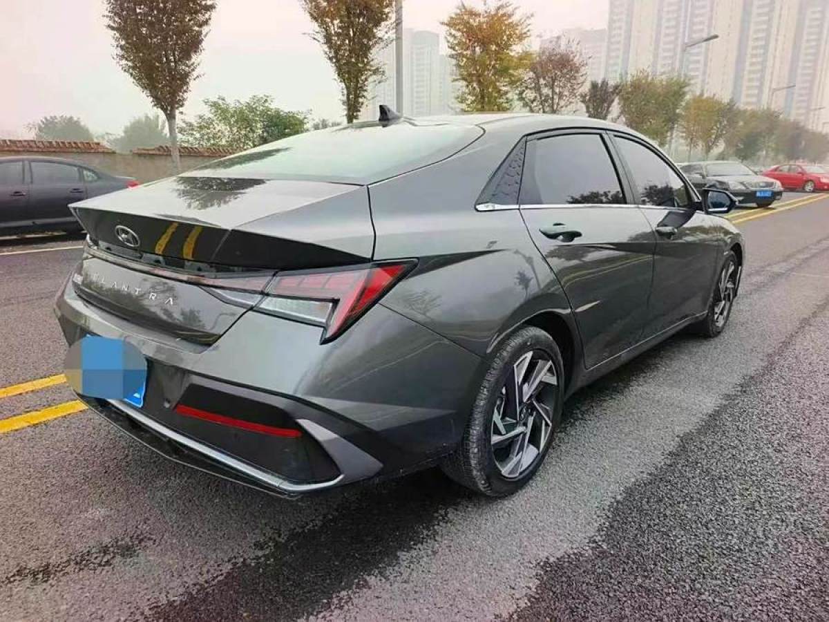 現(xiàn)代 伊蘭特  2023款 1.5L CVT LUX尊貴版圖片