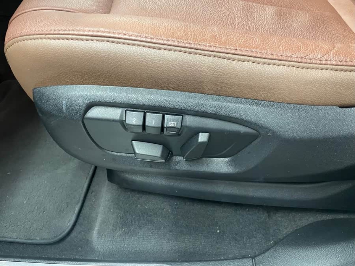寶馬 寶馬X5  2014款 xDrive35i 領(lǐng)先型圖片