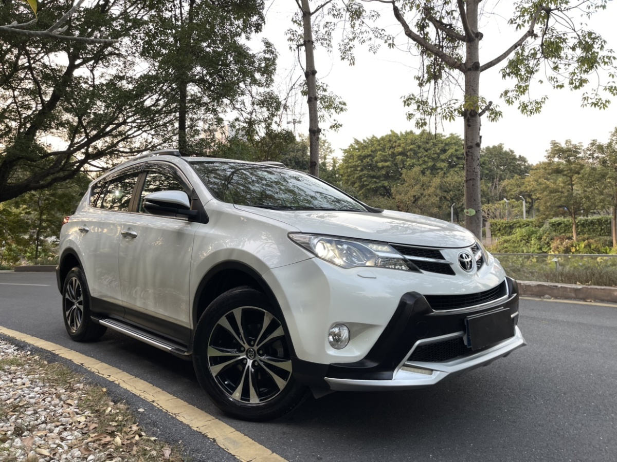 豐田 RAV4榮放  2015款 2.5L 自動四驅(qū)豪華版圖片