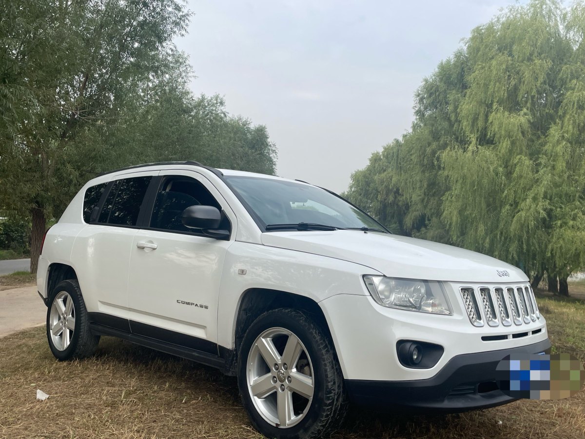 Jeep 指南者  2012款 2.0L 兩驅(qū)豪華版圖片