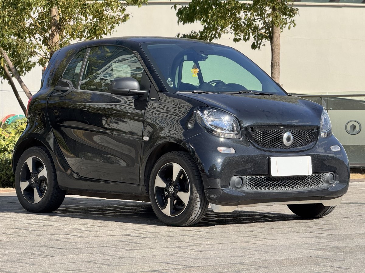 smart fortwo  2018款 1.0L 52千瓦硬頂激情版圖片